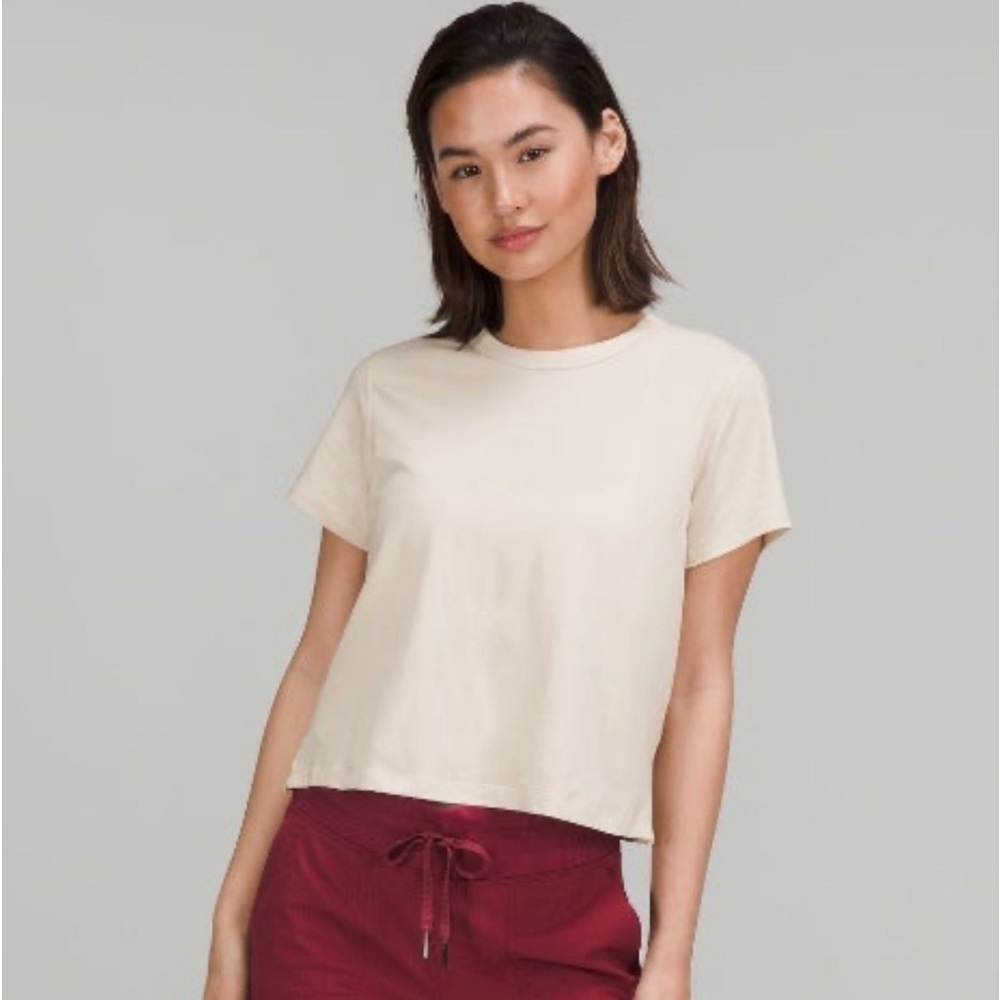 NWT Lululemon Classic Fit Cotton Blend Tee